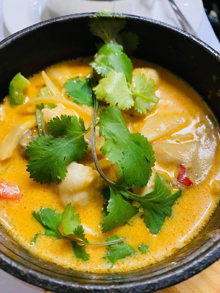 Filet de Lotte Sauce Coco Épicée Thaï